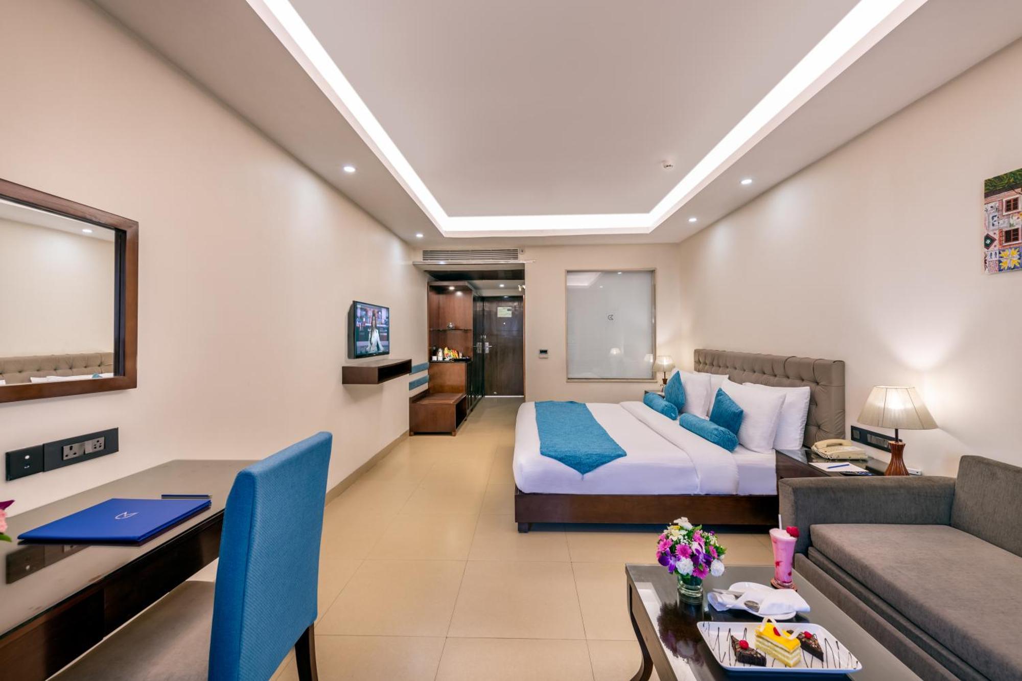 Golden Tulip Candolim, Goa Exterior photo