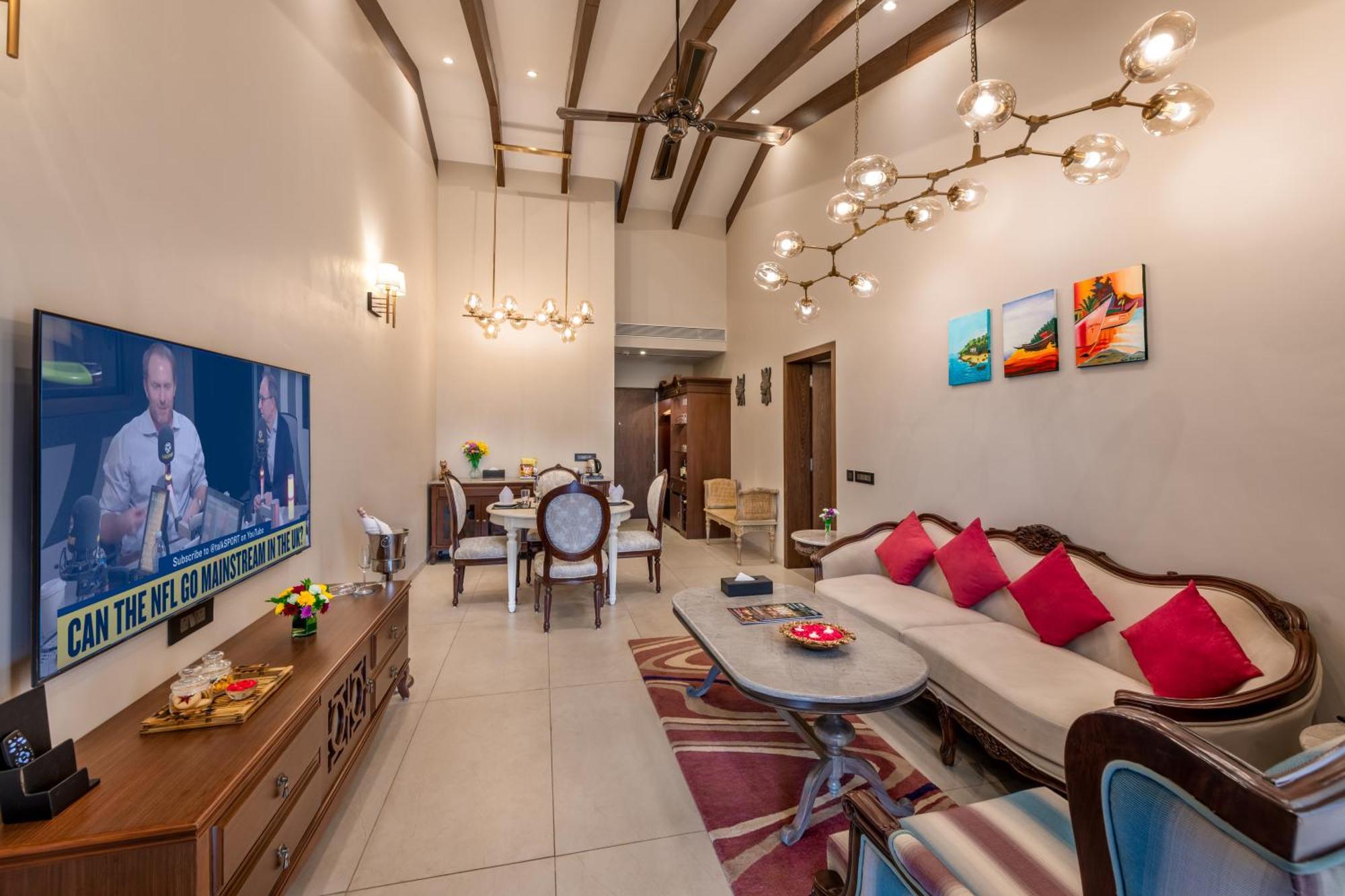 Golden Tulip Candolim, Goa Exterior photo