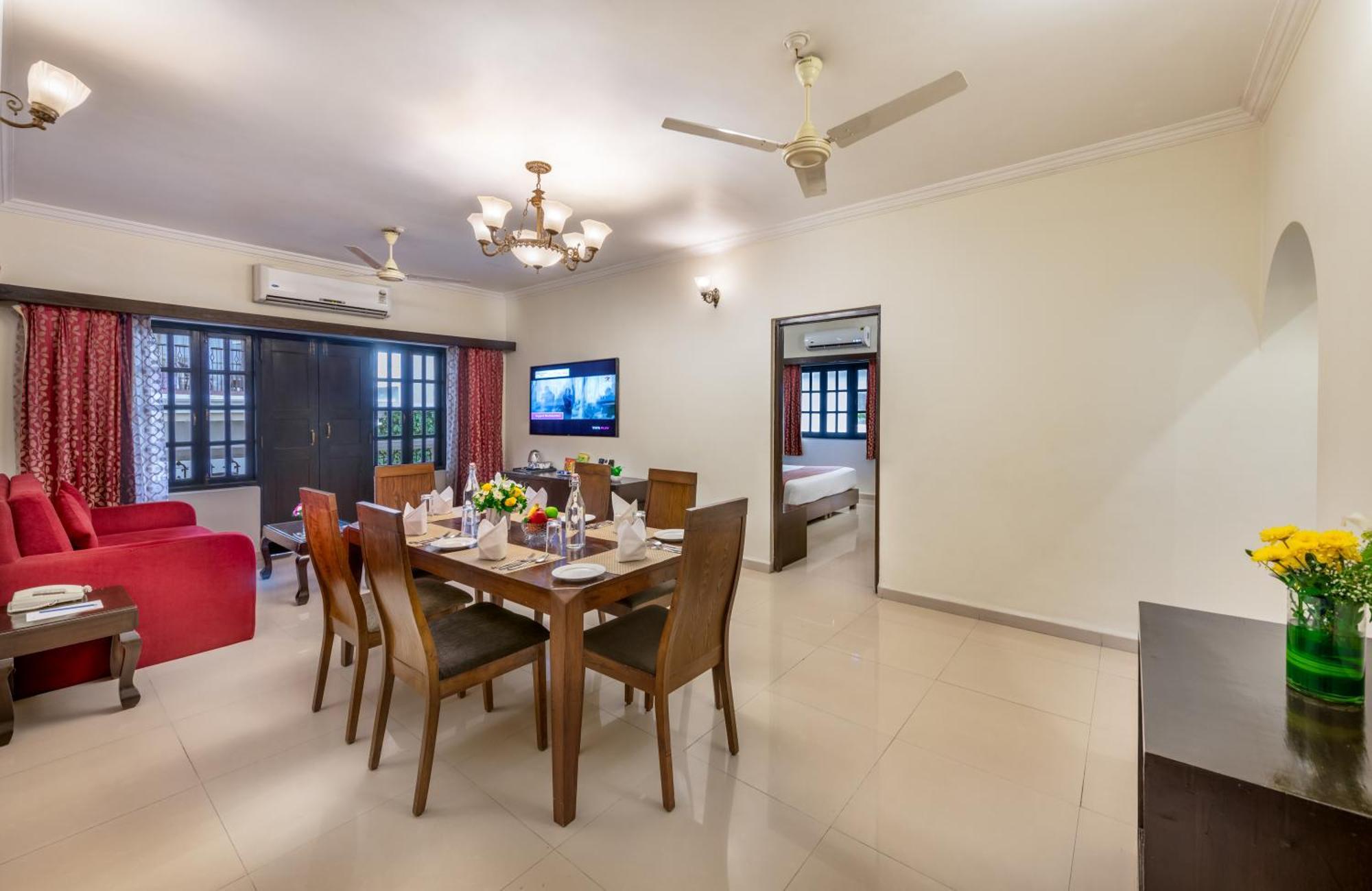 Golden Tulip Candolim, Goa Exterior photo