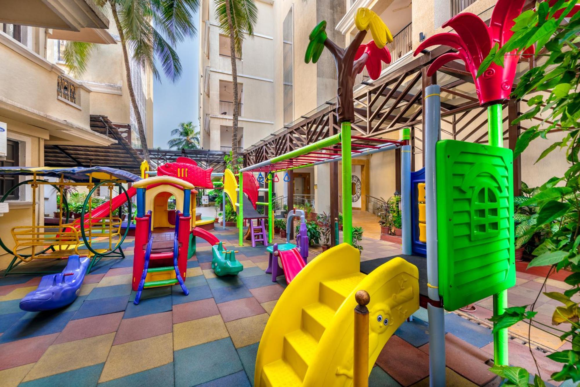Golden Tulip Candolim, Goa Exterior photo