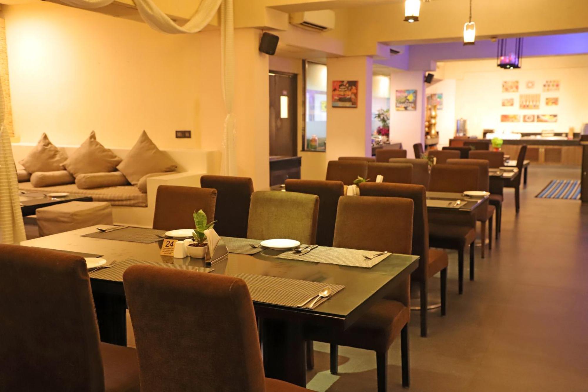 Golden Tulip Candolim, Goa Exterior photo