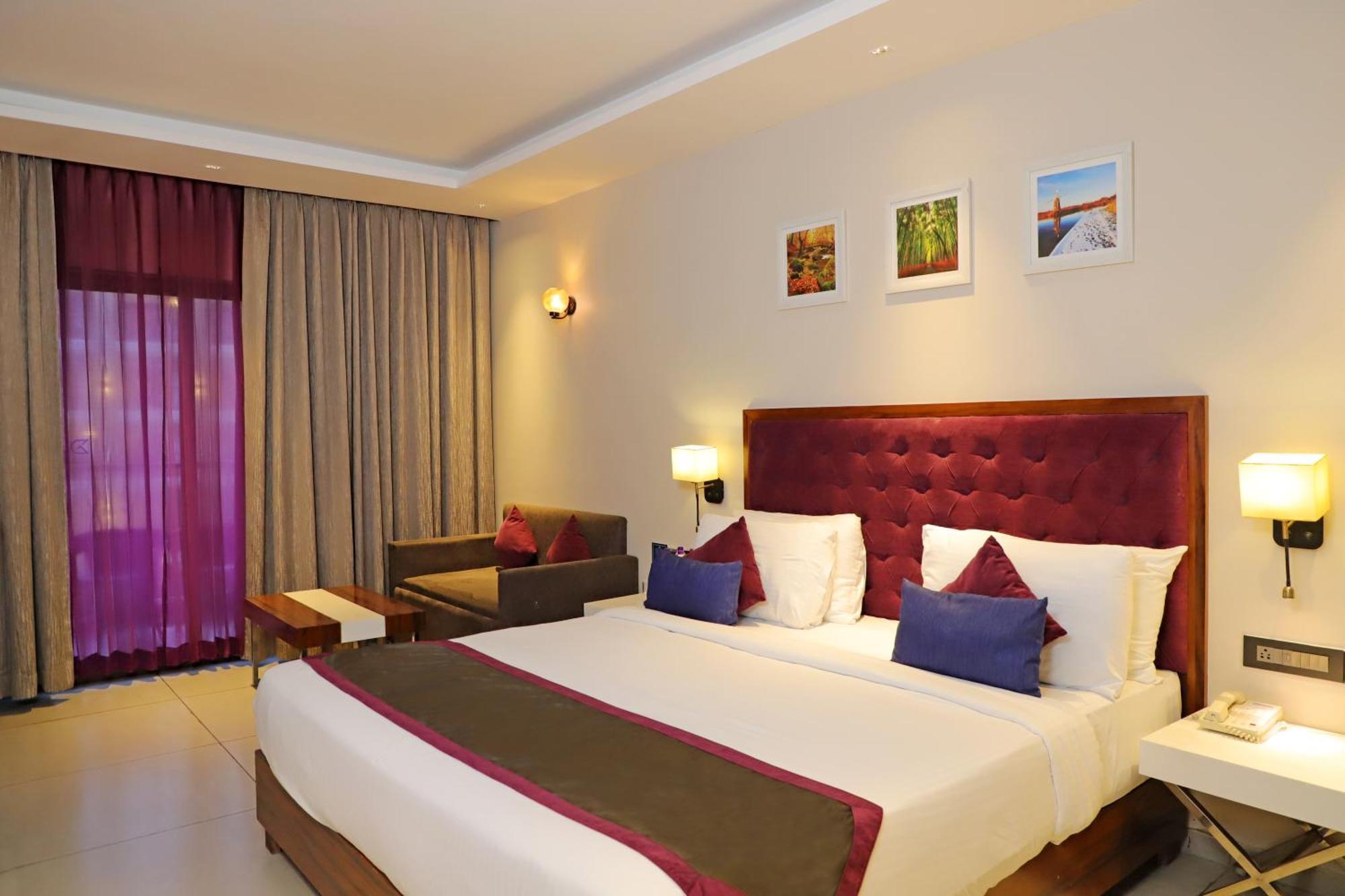 Golden Tulip Candolim, Goa Exterior photo
