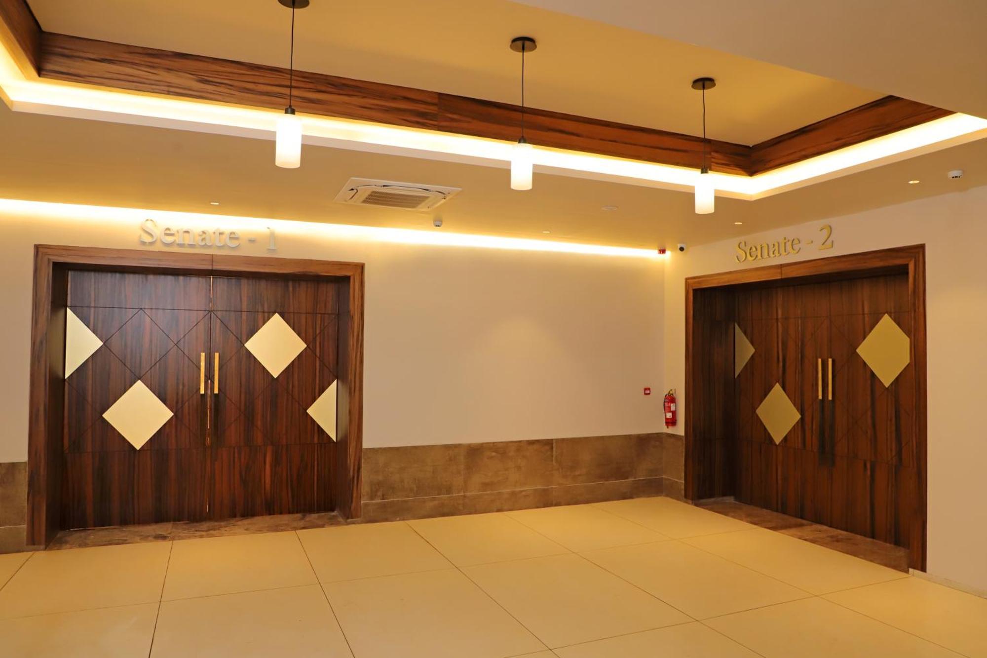 Golden Tulip Candolim, Goa Exterior photo