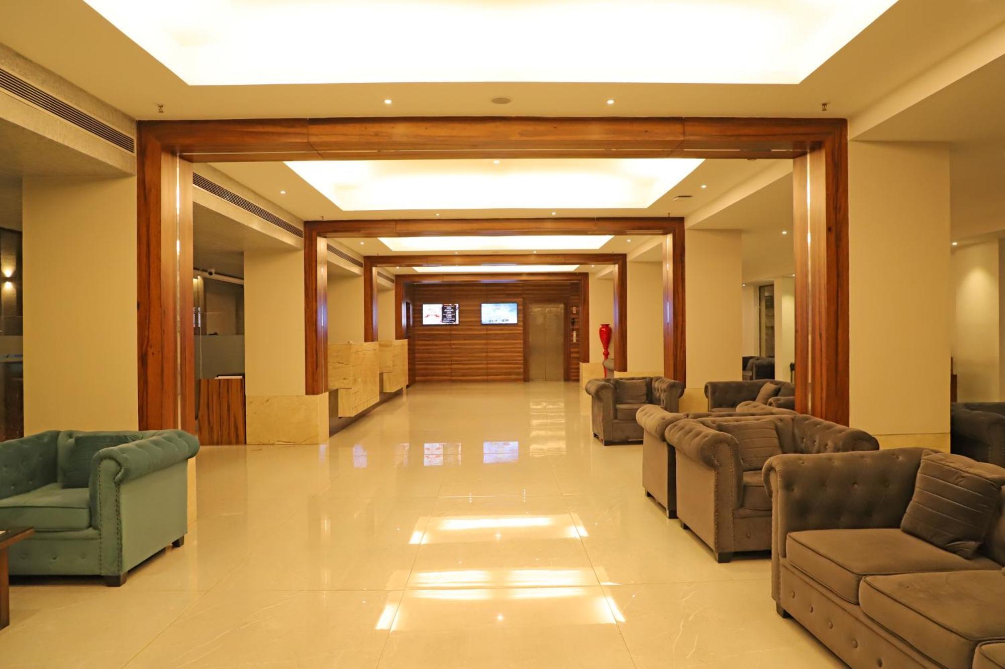 Golden Tulip Candolim, Goa Exterior photo