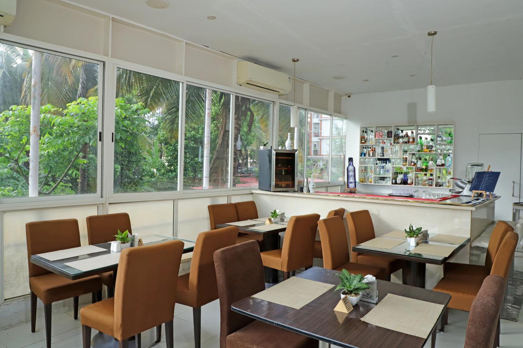 Golden Tulip Candolim, Goa Exterior photo