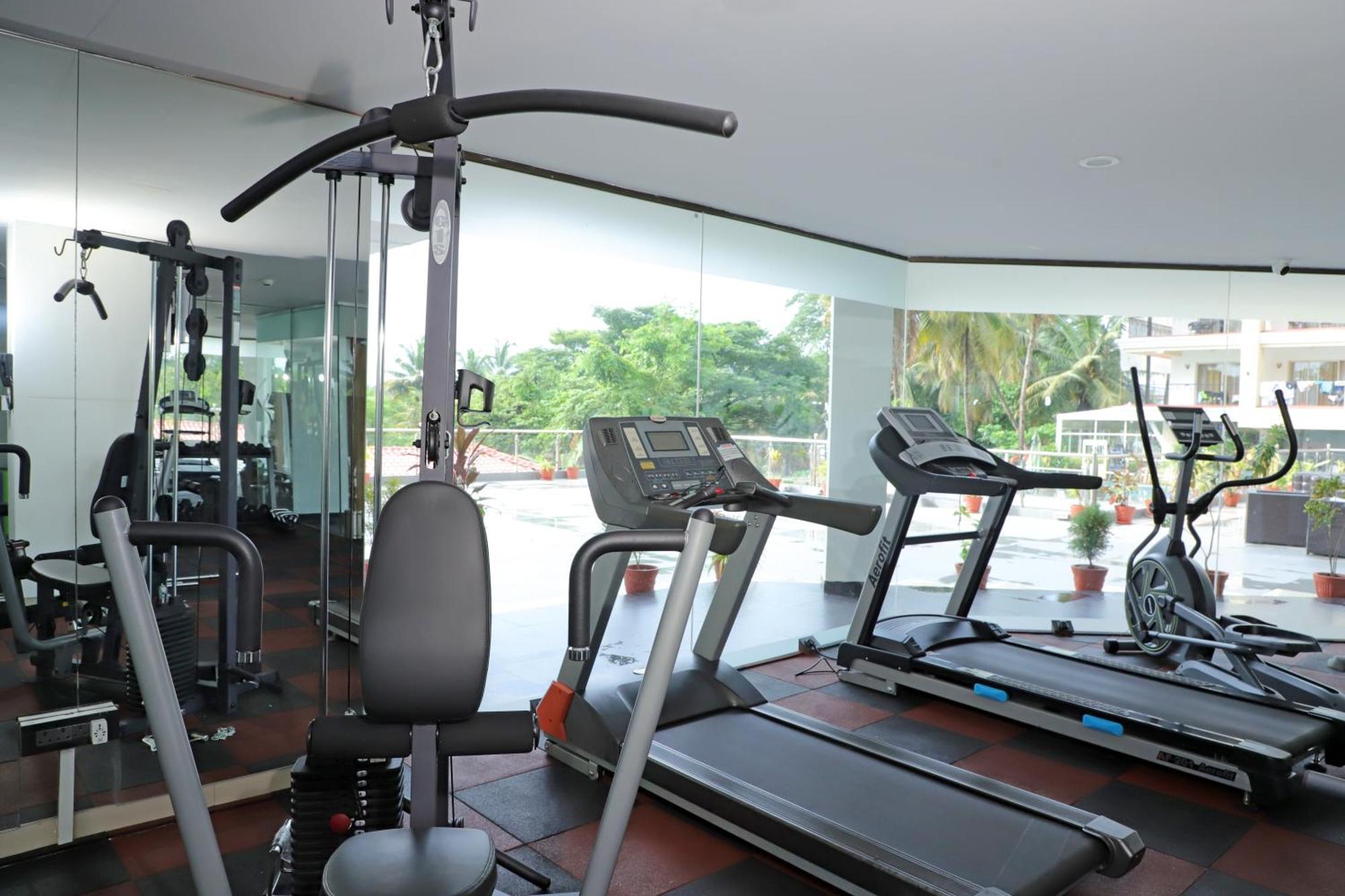 Golden Tulip Candolim, Goa Exterior photo
